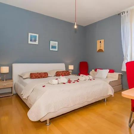 App Sea View In Old Town With Balcony Apartment *