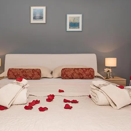 App Sea View In Old Town With Balcony *