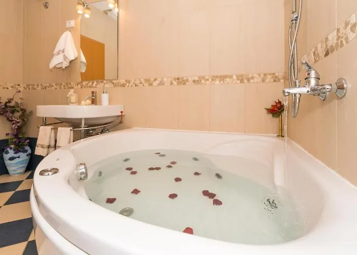 App Sea View In Old Town With Balcony *