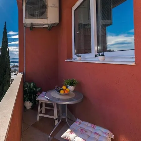 Апартаменты App Sea View In Old Town With Balcony Сплит